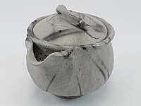 “Black hidasuki” bizen-yaki hohin teapot by Yoshimoto Atsuo, 240ml