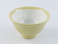 Beige cup with a white background, D6.8cm x H3.8cm / D2.5in x H1