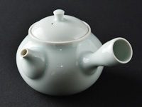 Banko-yaki kyûsu porcelain teapot by Shimizu Jun from Suigetsu workshop 210 ml (7.1 oz)