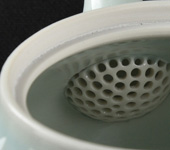 Banko-yaki kyûsu porcelain teapot by Shimizu Jun from Suigetsu workshop 210 ml (7.1 oz)