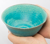 Turquoise blue matcha bowl by Matsuo Ichirô