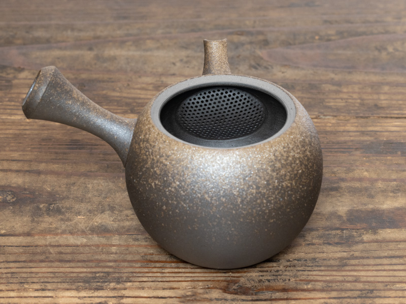 Triangle Tokoname Kyusu by Fujita Tokuta 230 ml - White