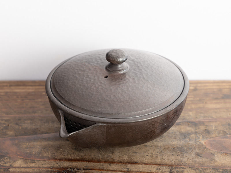 Hôhin teapot from Tokoname by Murata Yoshiki 100 ml Hôhin teapot from Tokoname by Murata Yoshiki 100 ml