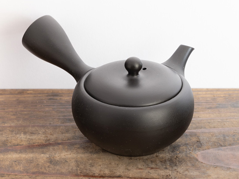 Piccola teiera kyusu nera Tokoname-yaki di Takasuke, 110 ml